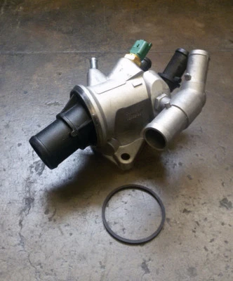 TERMOSTATO FIAT IDEA / LANCIA MUSA 1.9JTD 55186478 TH6877.88J TER155  Foto 1 de 4