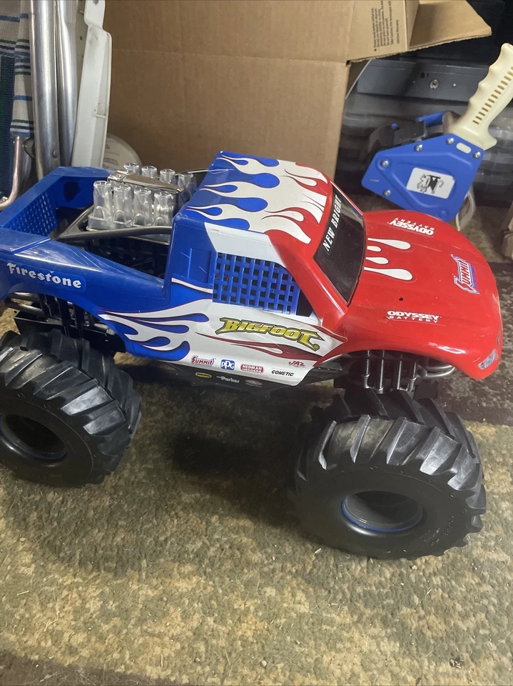 BIG FOOT MONSTER TRUCK 全新 BRIGHT 遥控遥控零件 履带式建造 — 第 1/4 张图片