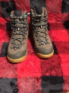 Vasque Women’s  UltraDry Insulated Waterproof Hiking Boots Sz 7.5 - Picture 1 of 15