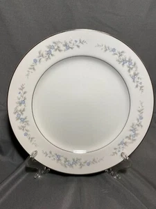 Japan Forget Me Not White with Blue Flowers Dinner Plate - Picture 1 of 1