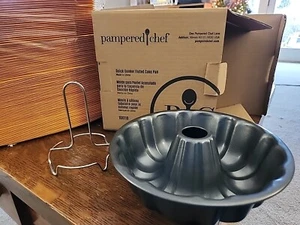 NIB Pampered Chef #100119 Quick Cooker Fluted Cake Pan - Picture 1 of 2