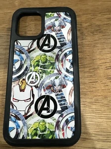 Universal Marvel Avengers Super Heroes iPhone Case 12 / 12 Pro - Photo 1 sur 2