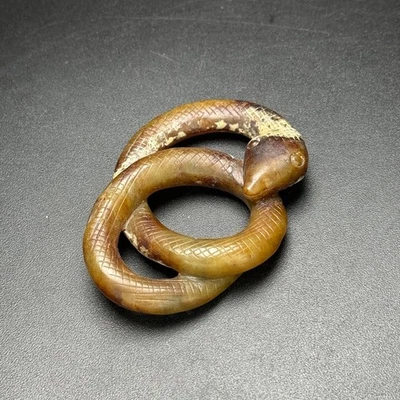 Китайские антикварные древние нефритовые резные подвески из нефрита династии Тан - Изображение 1 из 4