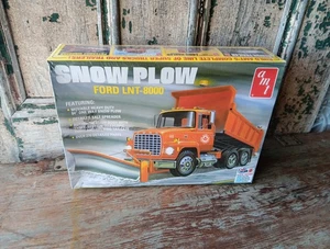 1/25  AMT Ford LNT-8000 Snow Plow Truck Model Kit - new in factory sealed box - Picture 1 of 3