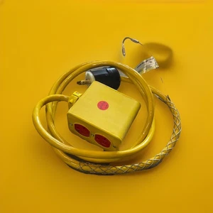 🔥(AN) ***QTY 1*** Daniel Woodhead 3000 Series Industrial Portable Outlet Box - Picture 1 of 4