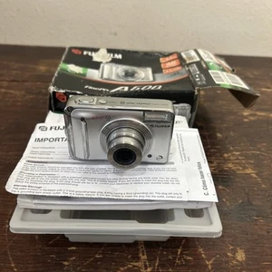 Fuji Film FinePix A 600 SUPER CCD 6.3MP 3x Optical Zoom Camera Plus Extras - Picture 1 of 8