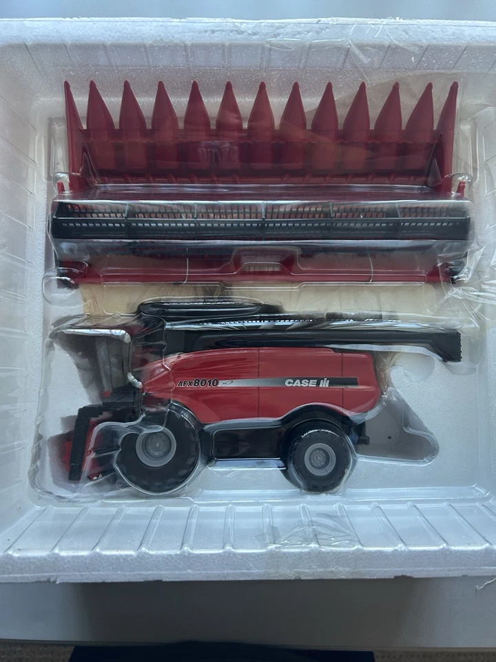 ERTL Case-IH AFX 8010 1/32 Combine with Grain & Corn Heads - Image 1 of 4
