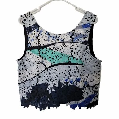 Top corto de encaje sin mangas Bar III talla grande Foto 1 de 4