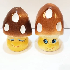 Vtg Anthropomorphic Mushroom Salt and Pepper Shakers Made In Japan Kitschy Retro - Picture 1 of 7