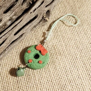 Handcrafted Fimo Clay Wreath Bow Christmas Zipper Pull - Picture 1 of 3