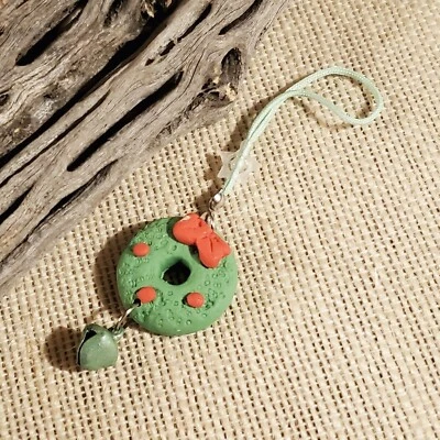 Handcrafted Fimo Clay Wreath Bow Christmas Zipper Pull - Image 1 of 3