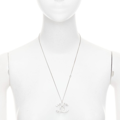 Collana pendente CHANEL 09A resina verde tono argento pavè cristallo reversibile CC