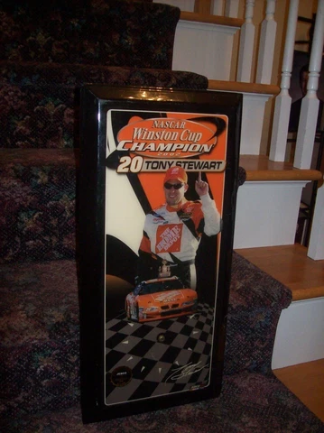 Tony Stewart 2002 Winston Cup Champion Limited Edition Clock 558 of 5,000 Cover