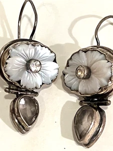 Orecchini vintage in argento sterling traforati madreperla pietra preziosa - Foto 1 di 5