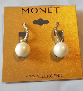Monet Gold Saddle Back Hoop Earrings W Dangle White Pearls 1 Inch New - Picture 1 of 2