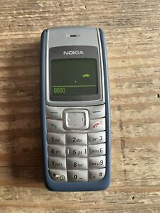 Téléphone Nokia 1110 avec boîte et chargeur entièrement fonctionnel rétro serpent classique