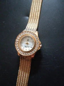 VICTORIA WIECK BEVERLY HILLS WOMEN'S WATCH CRYSTAL B2744 NEEDS BATTERY - Picture 1 of 9