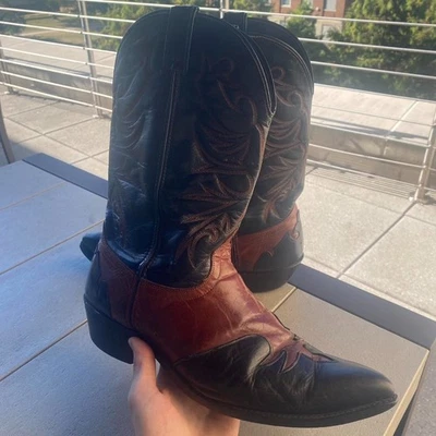 12 码 EE 双色黑色/棕色 Laredo 靴子。 漂亮的靴子,又宽 — 第 1/4 张图片