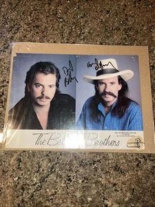 I FRATELLI BELLAMY FIRMATA 8x10 FOTO AUTOGRAFATA con concerto usata foto - Foto 1 di 6