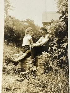 1930’s Rare Photo Interracial Couple Relationship Romance Lovers Eye To Eye - Picture 1 of 4