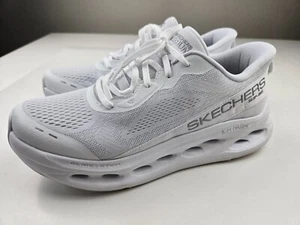 Skechers Women's Max Cushioning Glide Step Caledonia, size 9.5 - Picture 1 of 7