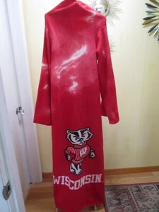 Wisconsin Bucky Badger's Collegiate Snuggle Robe S-M One Size Soft Fleece 2010's - Picture 1 of 15