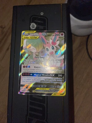 Gardevoir & Sylveon GX (Alternate Full Art) 205/214 Sm-Unbroken Bonds Holo - Image 1 of 2