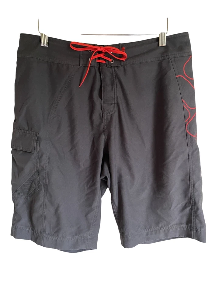 Columbia Omni-Shield 灰色板短裤 W32 x 11 内缝橙色标志 — 第 1/4 张图片