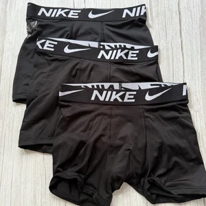 New Boy's NIKE Set Of 3 Boxer Brief Size M - Picture 1 of 2