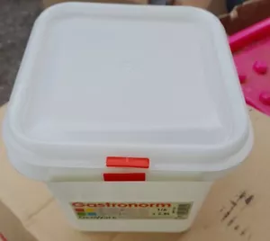 New Genware Gastronorm Tub With Lid 1/6 Size 2.8 Litres Food Storage Kitchen - Picture 1 of 4