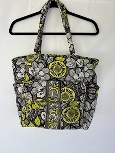 Borsa Vera Bradley grande con cerniera e tasca a levetta in borsa per pannolini motivo limone - Foto 1 di 19