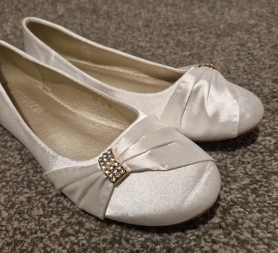 Bridal Wedding Pumps Slip On Ballet Shoes. Womens Ivory Satin UK Size 7. NEW   - Image 1 of 4
