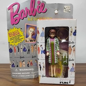 Portachiavi Barbie Parata Barboncino Mattel 1995 Divertente Base NOS - Foto 1 di 14