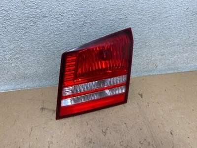 Luz trasera interior del lado derecho del pasajero Dodge Journey 2009-2011 OEM S4027 SIN LED Foto 1 de 4