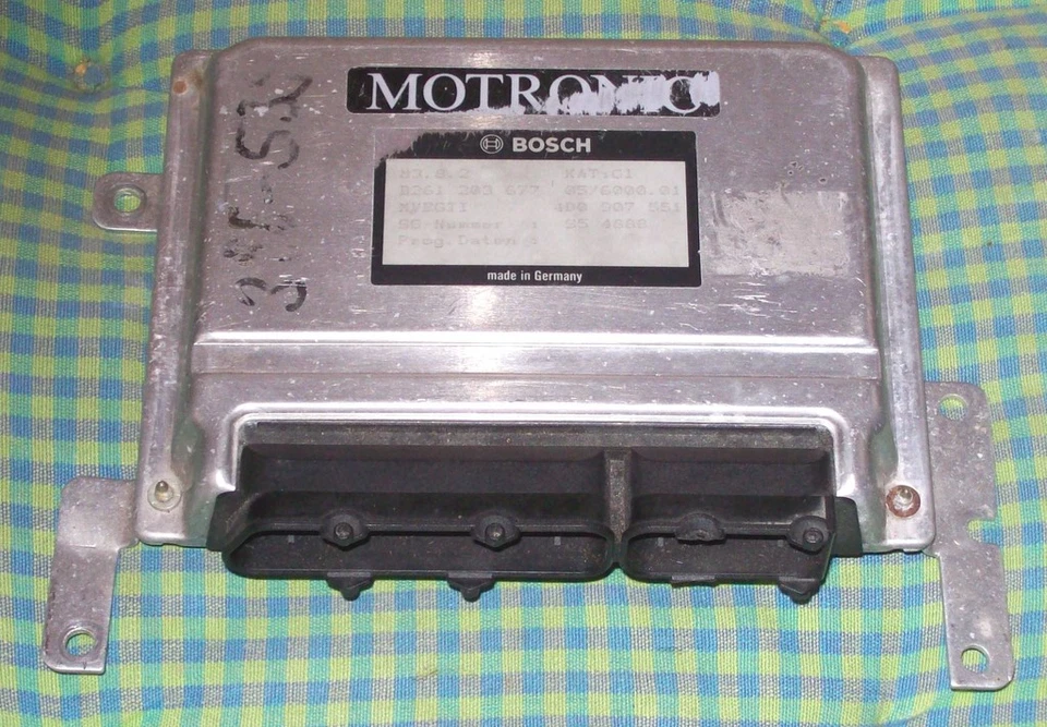 Centralina motore Audi A4 (8D) 2.8 ACK 4D0907551 - Immagine 1 di 1