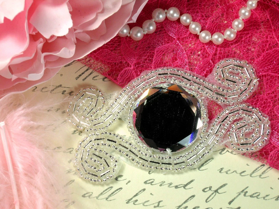 Aplique de diamantes de imitación de cristal con cuentas de plata y diamante AXR98 3" Foto 1 de 1