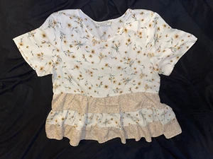PAPER CRANE  LARGE S.S   WOMEN'S FLOWERDY BLOUSE with RUFFLES  100%  POLYESTER - Picture 1 of 7