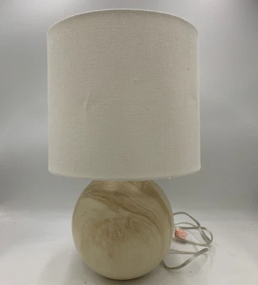 Abajur de mesa redondo de cerâmica Pottery Barn Gleason com abajur creme 22" #1634 LEIA - Imagem 1 de 4