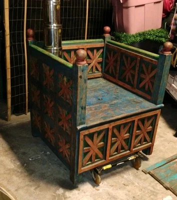 Sur de la India, 1920, inodoro antiguo para el hogar familiar rico Foto 1 de 4