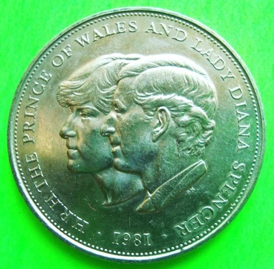 1981 LADY DIANA & PRINCE OF WALES ROYAL WEDDING COMMEMORATIVE CROWN Ships Free - Image 1 of 2