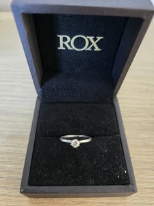 18ct White Gold diamond Engagement Ringsize N Good Condition - Picture 1 of 4
