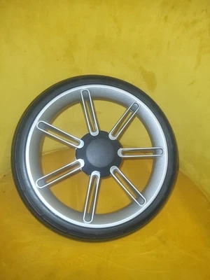 Задние колеса Inglesina Aptica X1 черные и серебристые старый стиль новые  - Изображение 1 из 4