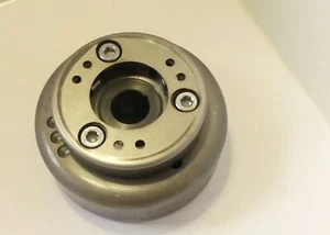 oryginalny alternator wirnik rozrusznik wolnobiegowy Kawasaki GPZ 305 EX305A - Zdjęcie 1 z 2