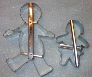 2 CORTADORES DE GALLETAS RAROS ANTIGUOS VINTAGE DE ALUMINIO U OTRO METAL PAN DE JENGIBRE HOMBRE MUJER - Imagen 1 de 4