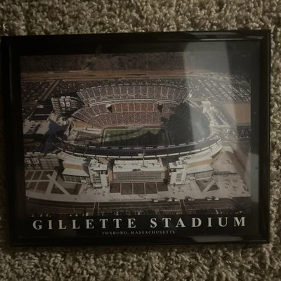 Póster fotográfico 8 x 10 GILETTE STADIUM New England Patriots hombre cueva Tom Brady Foto 1 de 3