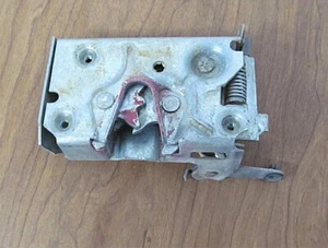 1979 73-79 Ford Truck 1978-1979 Bronco Passenger Side Door Latch Mechanism RH 78 - Foto 1 di 3