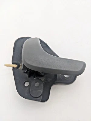 Dodge Grand Caravan 2002 manija de puerta interior delantera izquierda negra fabricante de equipos originales usada Foto 1 de 4