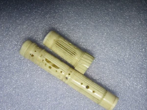 ETUI A AIGUILLES BOITE A AIGUILLES DE BRODEUSE COUTURIERE OS DE BOVIN - Picture 1 of 4