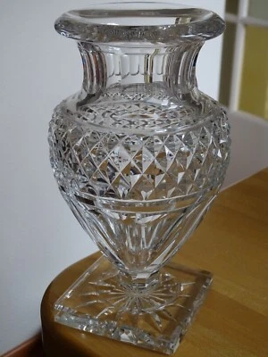 SAINT LOUIS AMAZING VINTAGE VASE GLASS CRYSTAL PATTERN MEDICIS - Image 1 of 4