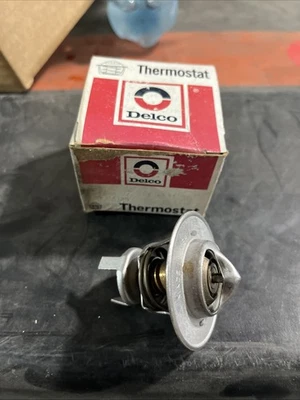 3058469A  GM Thermostat 12522841 Topkick Truck 131-35 - Изображение 1 из 3